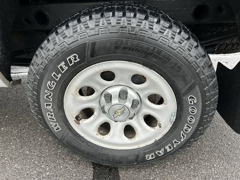 Used 2011 Chevrolet Silverado 1500 W/T w/ Skid Plate Package image 10