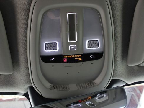 Certified 2025 Volvo XC40 B5 Plus image 32