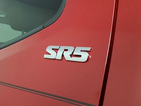 Used 2021 Toyota Tacoma SR5 image 9