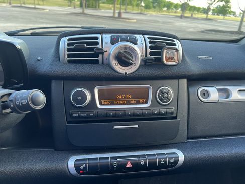 Used 2012 smart fortwo pure image 14