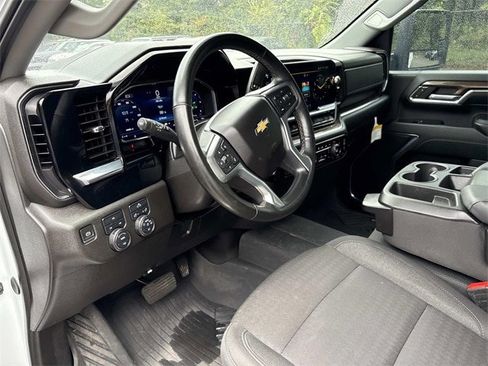 Used 2024 Chevrolet Silverado 2500 LT image 28