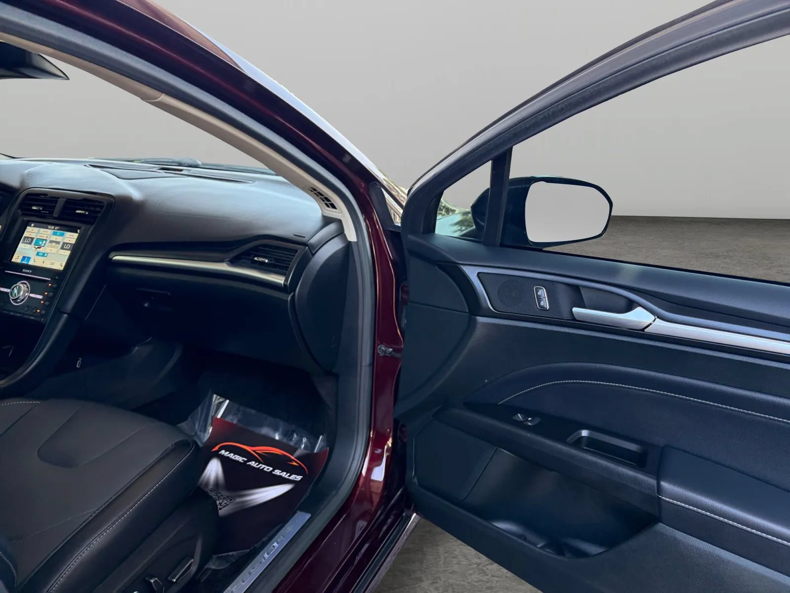 Used 2017 Ford Fusion Titanium FWD image 19