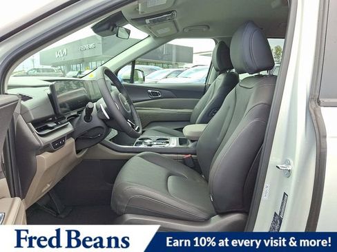 New 2026 Kia Carnival EX image 9