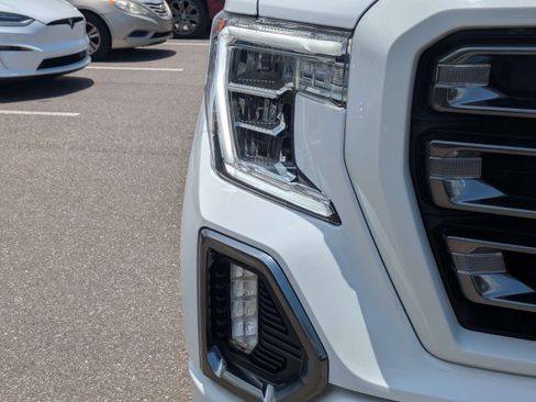 Used 2021 GMC Sierra 1500 AT4 w/ AT4 Premium Package AWD/4WD image 9