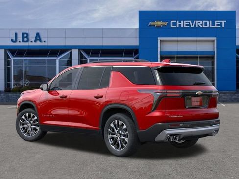 New 2026 Chevrolet Traverse LT w/ Sun and Wheel Package FWD image 3