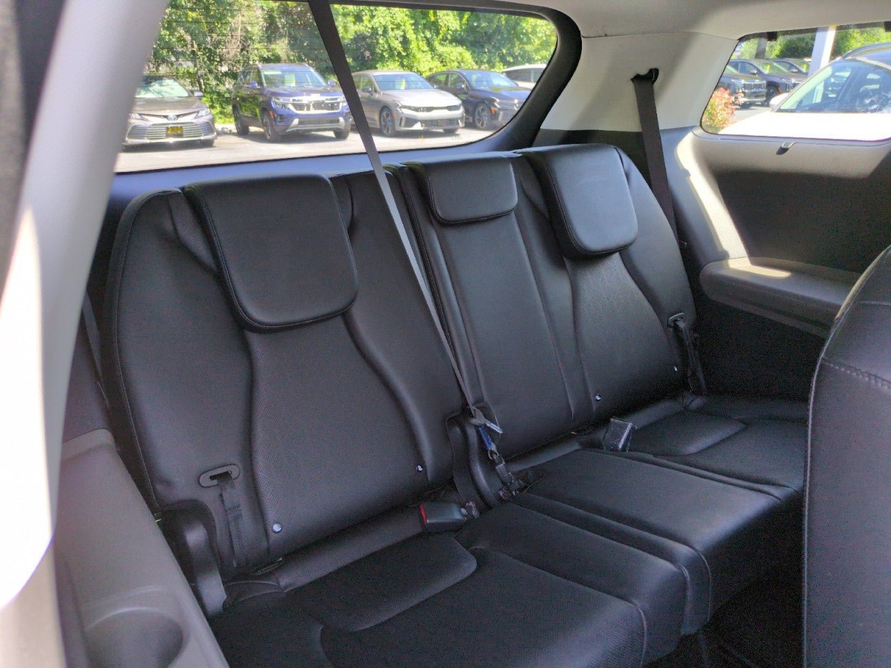 Certified 2025 Kia Carnival EX FWD image 25