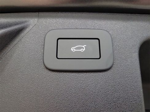 New 2024 Land Rover Discovery Sport Dynamic SE image 30