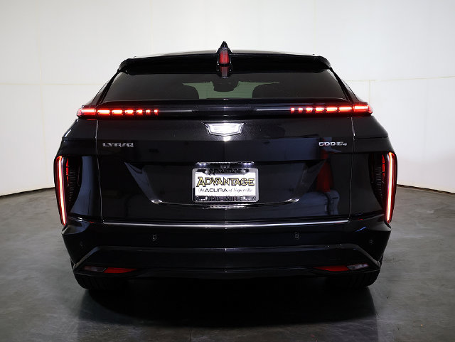Used 2024 Cadillac Lyriq Luxury AWD/4WD image 10