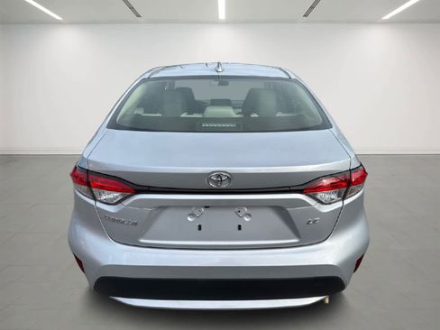 Used 2022 Toyota Corolla LE image 5