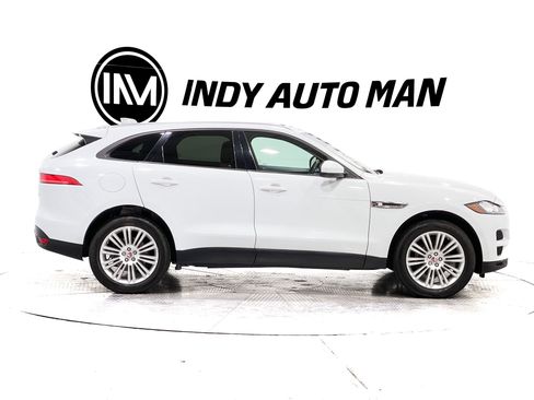 Used 2018 Jaguar F-PACE Premium image 3