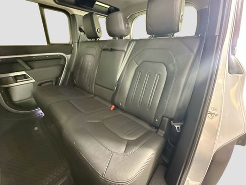 Certified 2022 Land Rover Defender 110 SE image 27