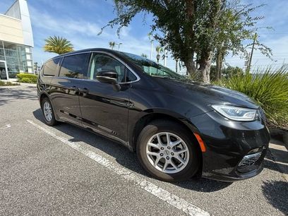 Used 2023 Chrysler Pacifica Touring-L