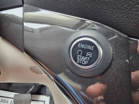 Used 2017 Ford Escape Titanium w/ Equipment Group 301A AWD/4WD image 37