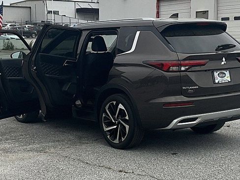 Used 2024 Mitsubishi Outlander SEL image 13