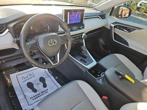 Used 2024 Toyota RAV4 XLE Premium image 21