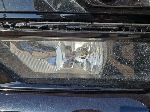 Used 2021 Volkswagen Tiguan SE R-Line image 11