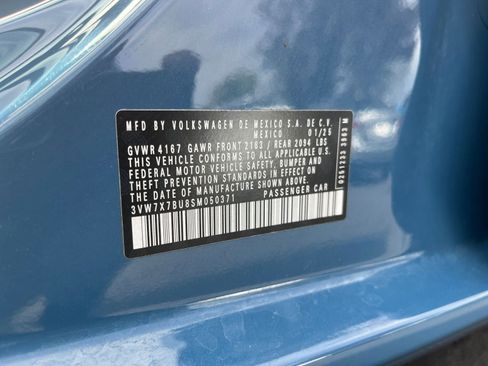 Used 2025 Volkswagen Jetta SE image 29