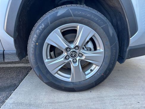 Used 2025 Toyota RAV4 LE image 29