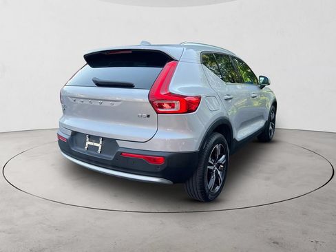 Certified 2025 Volvo XC40 B5 Core AWD/4WD image 5