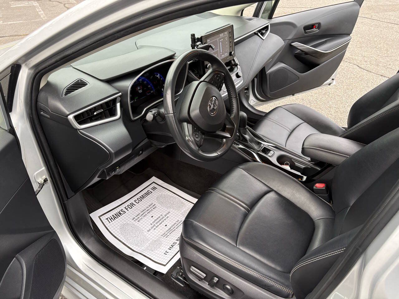 Used 2022 Toyota Corolla LE w/ Premium Interior Package FWD image 8