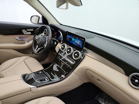 Used 2020 Mercedes-Benz GLC 300 4MATIC image 19