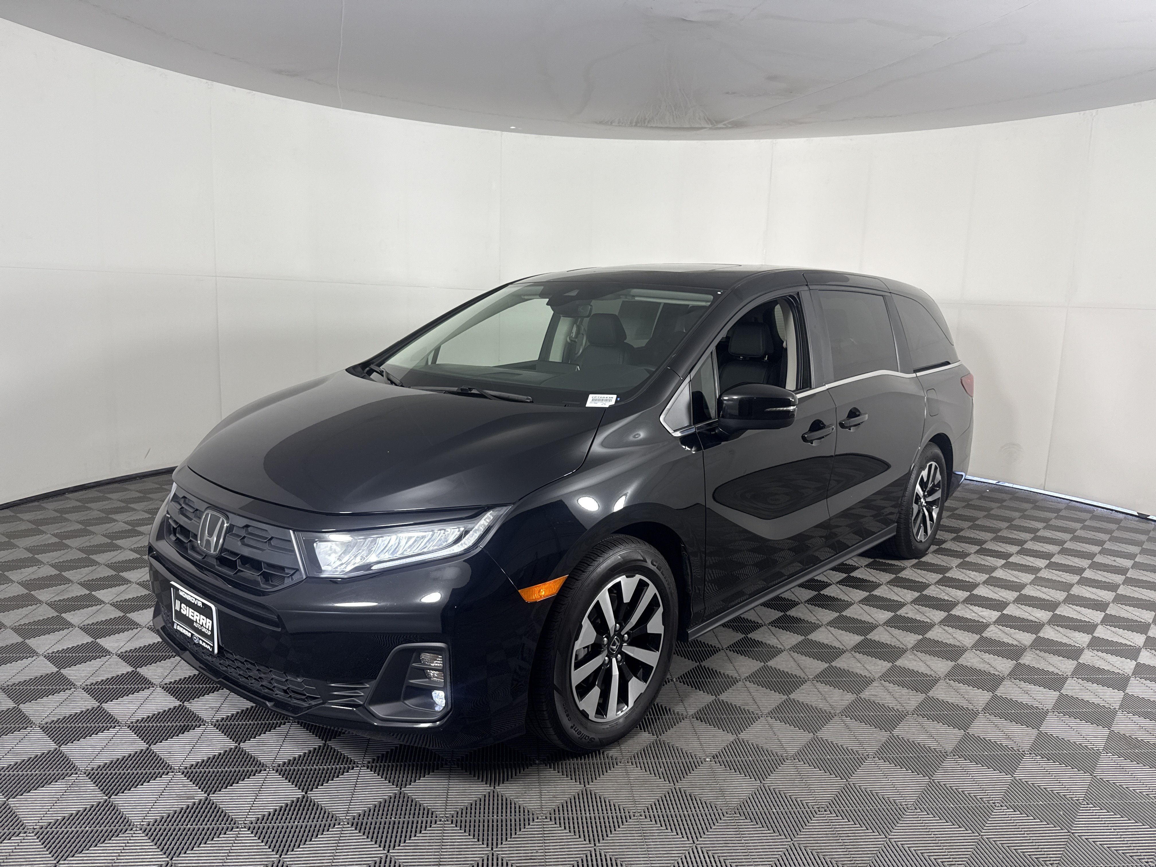 Used 2025 Honda Odyssey EX-L image 10