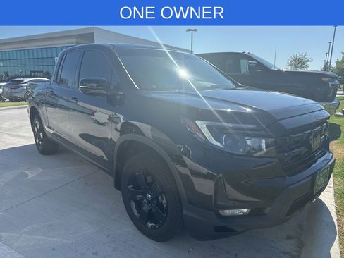 Used 2025 Honda Ridgeline Black Edition image 2