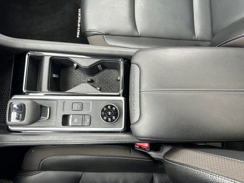 Used 2022 Nissan Pathfinder SL w/ SL Premium Package image 20