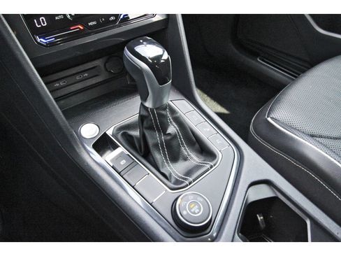 Used 2022 Volkswagen Tiguan SEL R-Line image 29