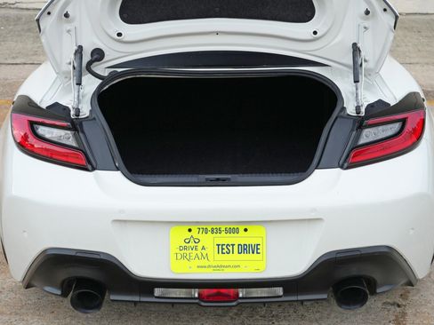 Used 2023 Toyota GR86 Premium w/ ALL Weather Mat Package (TMS) RWD image 9