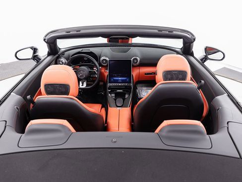 Certified 2022 Mercedes-Benz SL 55 AMG 4MATIC w/ Driver Assistance Package image 28