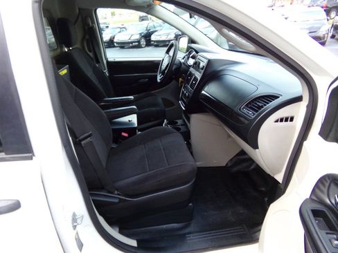 Used 2013 RAM C/V Tradesman FWD image 16