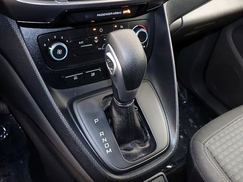 Used 2022 Ford Transit Connect XLT image 17