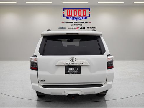 Used 2021 Toyota 4Runner SR5 AWD/4WD image 5