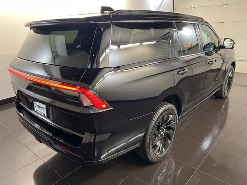New 2026 Lincoln Navigator Reserve AWD/4WD image 6