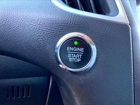 Certified 2021 Ford Edge SE FWD image 30