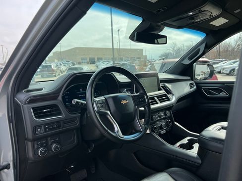Used 2024 Chevrolet Suburban LT image 24