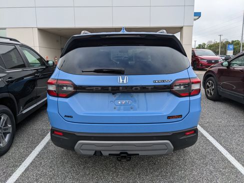 Used 2023 Honda Pilot TrailSport image 9