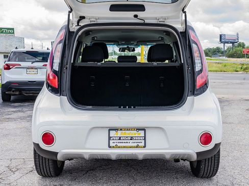 Used 2018 Kia Soul + FWD image 12
