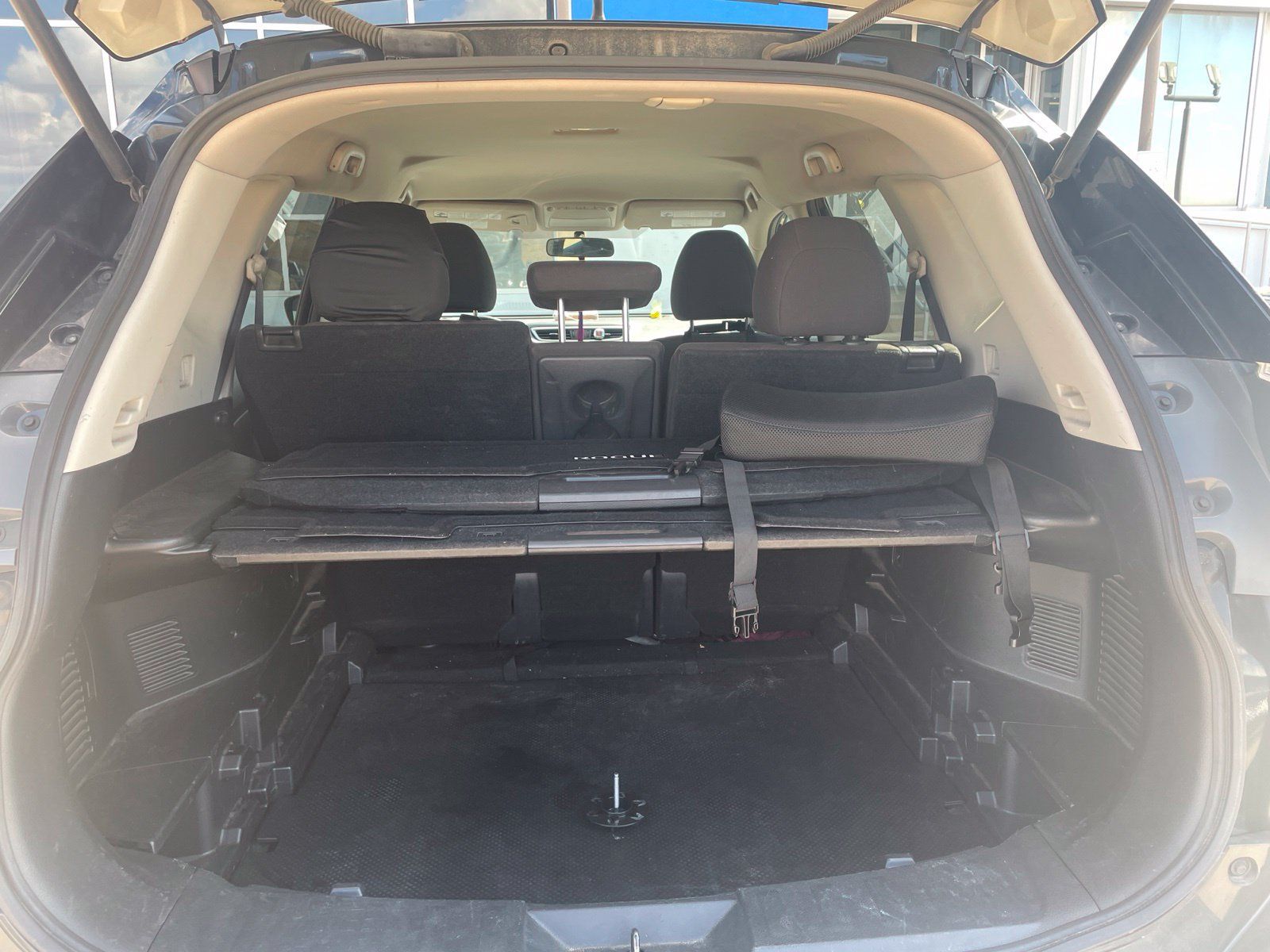Used 2016 Nissan Rogue SV FWD image 43