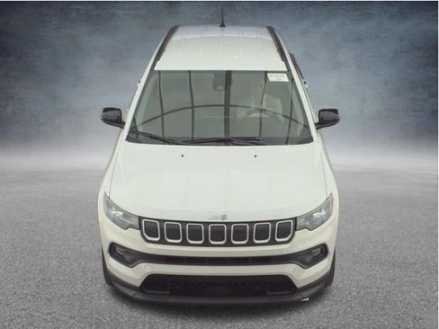Used 2022 Jeep Compass Latitude AWD/4WD image 6