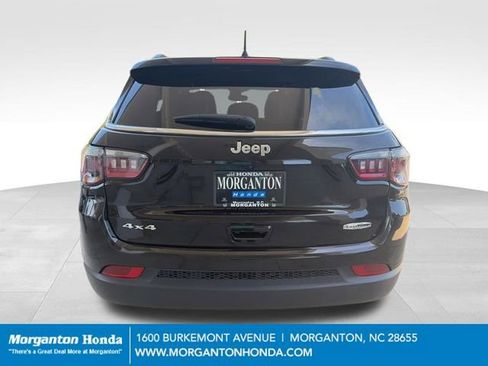 Used 2024 Jeep Compass Latitude AWD/4WD image 7