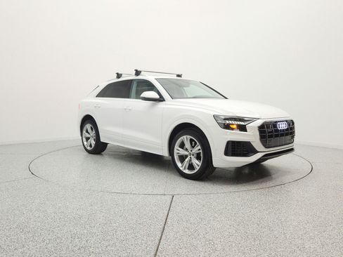 Used 2023 Audi Q8 Premium w/ Convenience Package AWD/4WD image 3