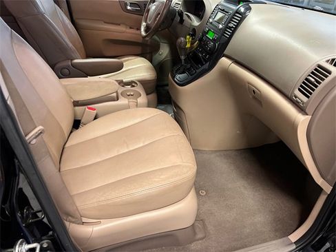Used 2012 Kia Sedona EX w/ Luxury Pkg image 11