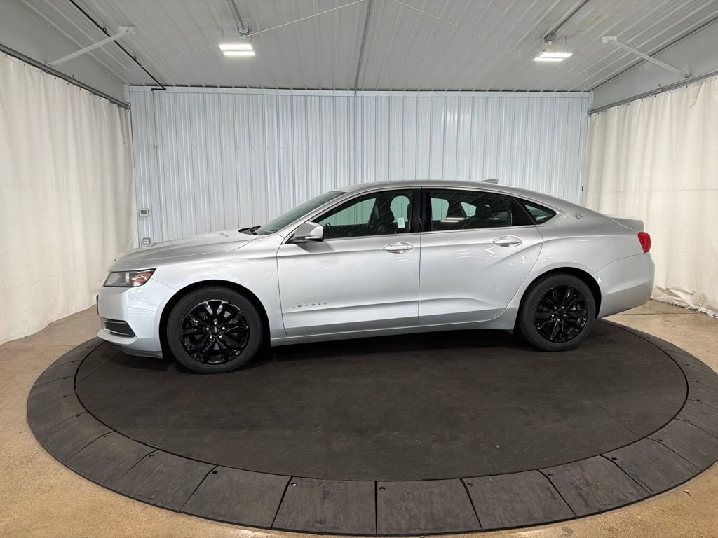 Used 2016 Chevrolet Impala LT FWD image 2