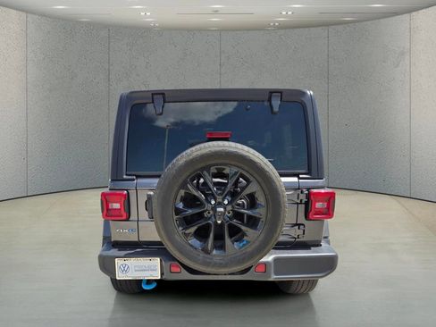 Used 2022 Jeep Wrangler Unlimited Sahara w/ Cold Weather Group AWD/4WD image 4