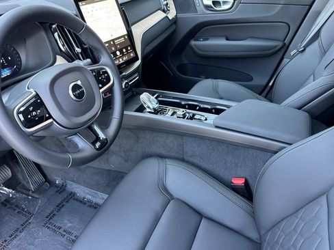 Certified 2026 Volvo XC60 B5 Core w/ Climate Package PRO AWD/4WD image 9