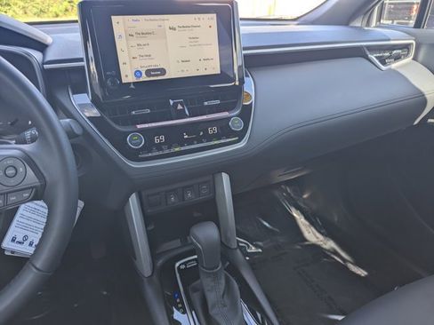 Used 2025 Toyota Corolla Cross AWD Hybrid image 24
