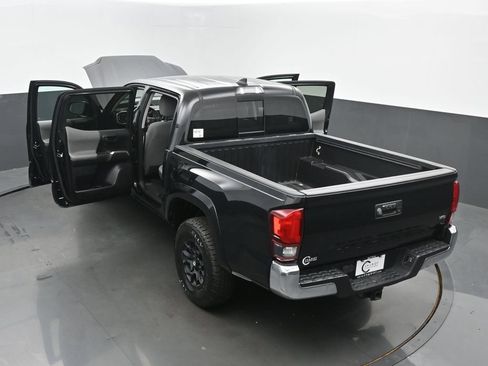 Used 2019 Toyota Tacoma SR5 RWD image 65