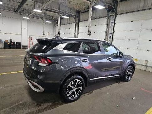 Used 2023 Kia Sportage EX AWD/4WD image 3